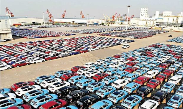 امکان واردات خودروهای بالای 2500 سی‌سی به مناطق آزاد