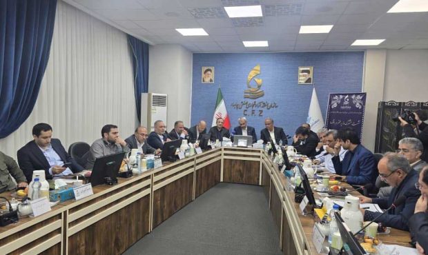 نشست دبیر شورای‌عالی مناطق آزاد با فعالین اقتصادی چابهار