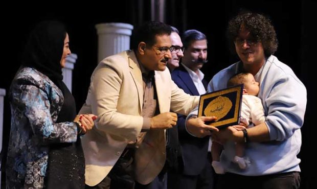 شبی به بزرگی نام آبادان